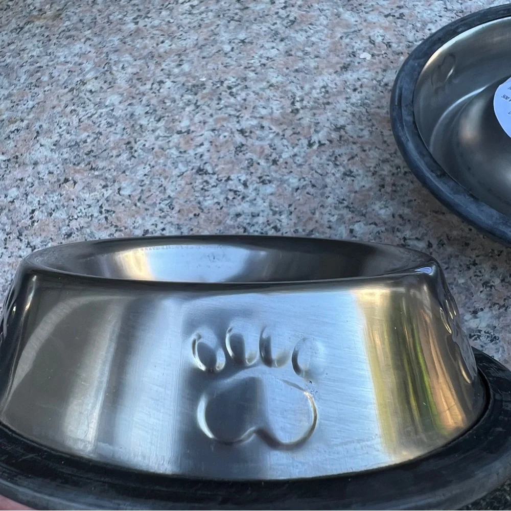 NWT Stainless Steel Set/2 Embossed Cat Bowls Non Skid Base 6 Oz